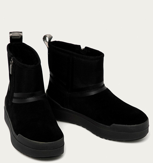 UGG UGG  